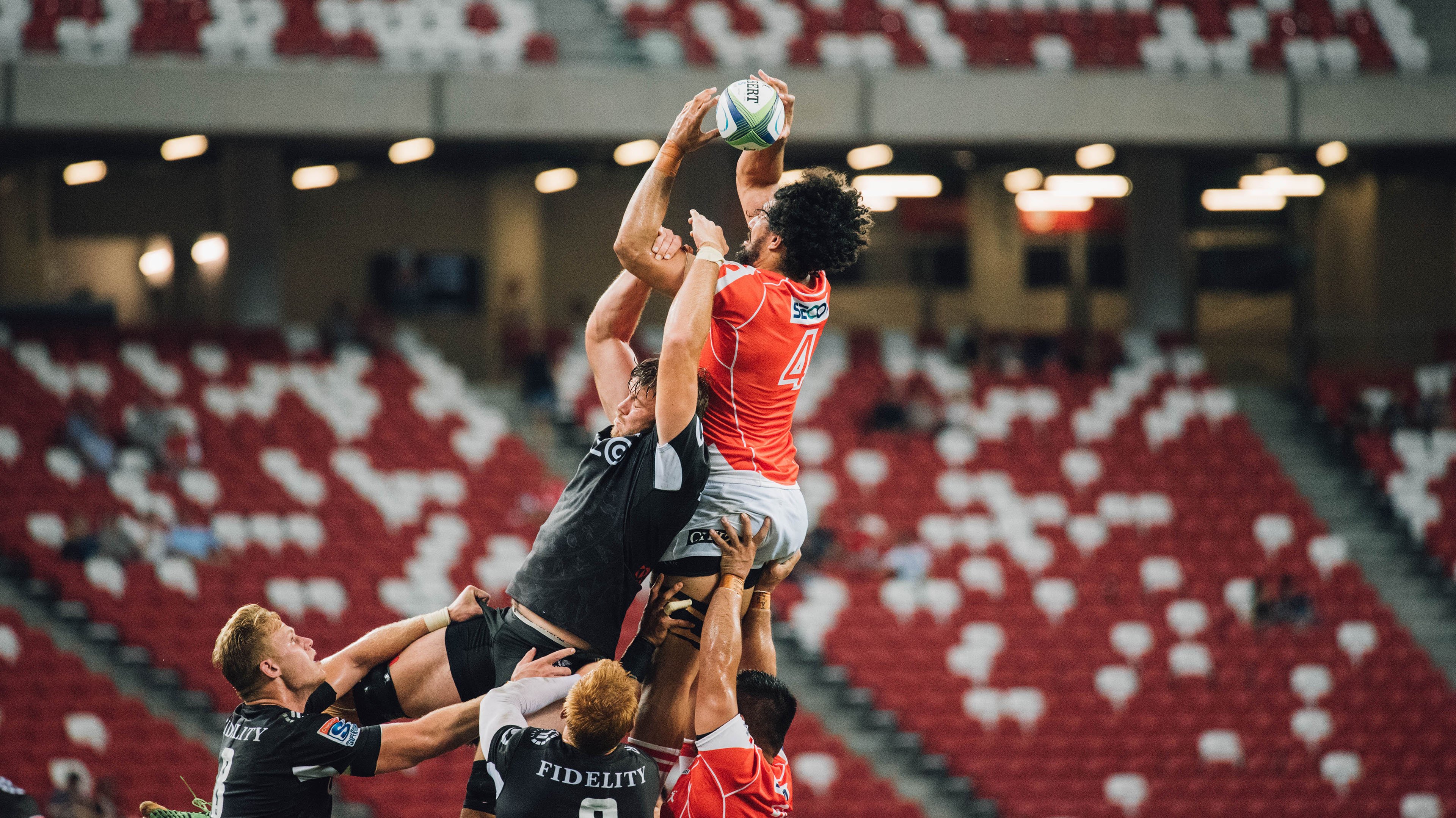 浓眉哥官方宣布出色防守新规，雄鹿引发争议！全场沸腾不已