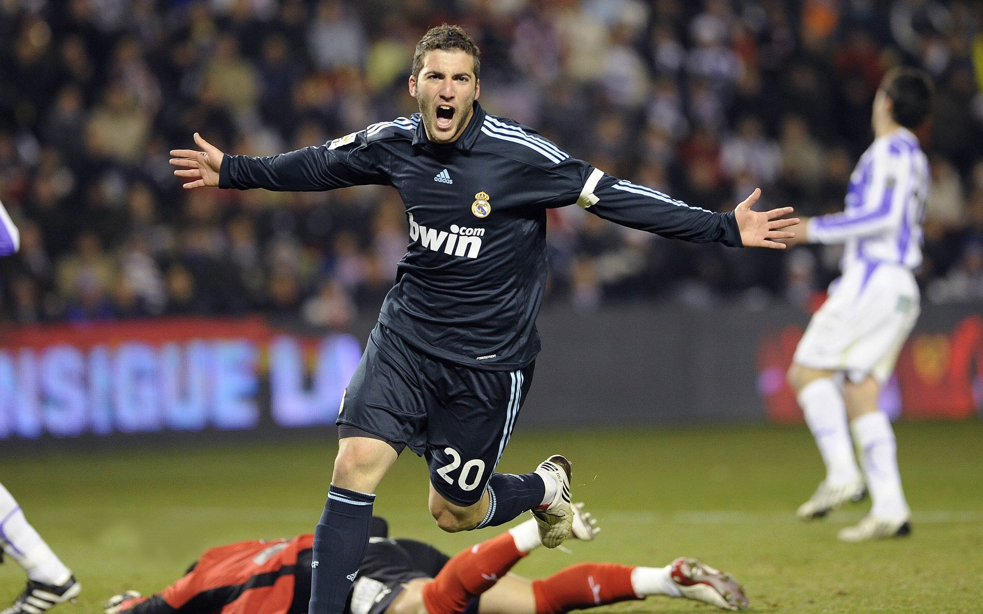 瑞士队带队取胜!哈兰德重要时刻出色发挥热度持续攀升